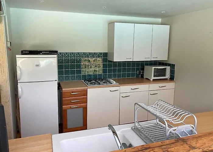 Location Entre Cahors Et St Cirq Lapopie 펜션